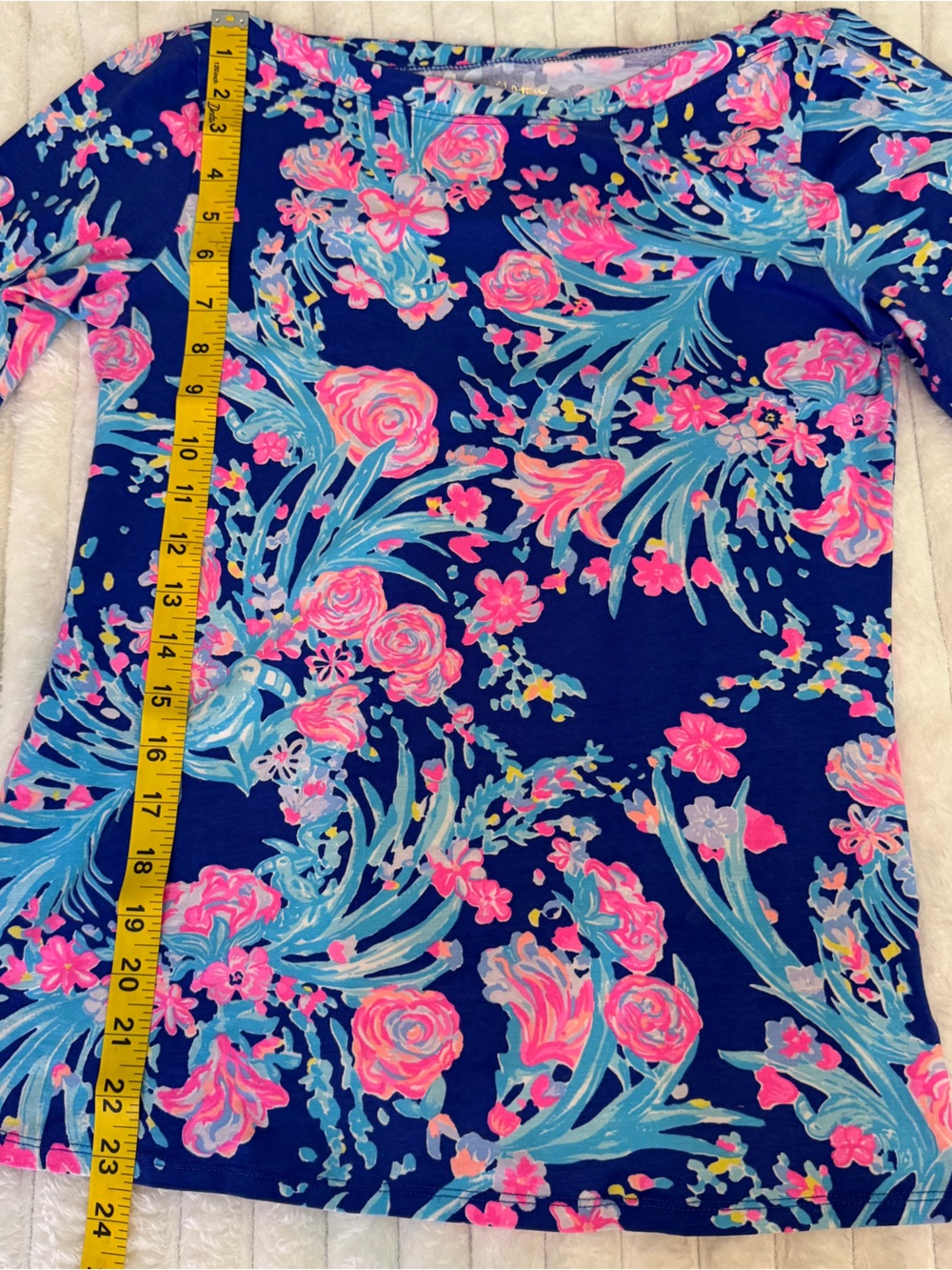 Lilly Pulitzer Sugartown Blue Floral Knit Top Size S Button Cuff Boat Neck - Picture 8 of 8